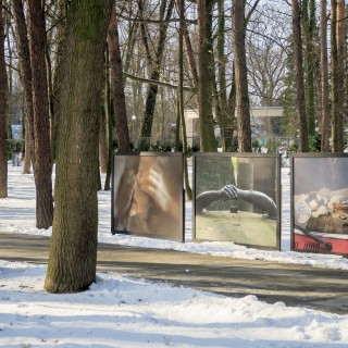 Sacrum miejsca. Plenerowa wystawa fotografii Leszka Mądzika - Przemysław Sroka